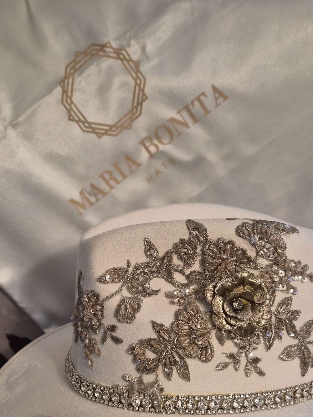 🩶Upscale Cream Hat with Metallic Floral Trim And Rhinestone Band🩶 - Picture 9 of 11